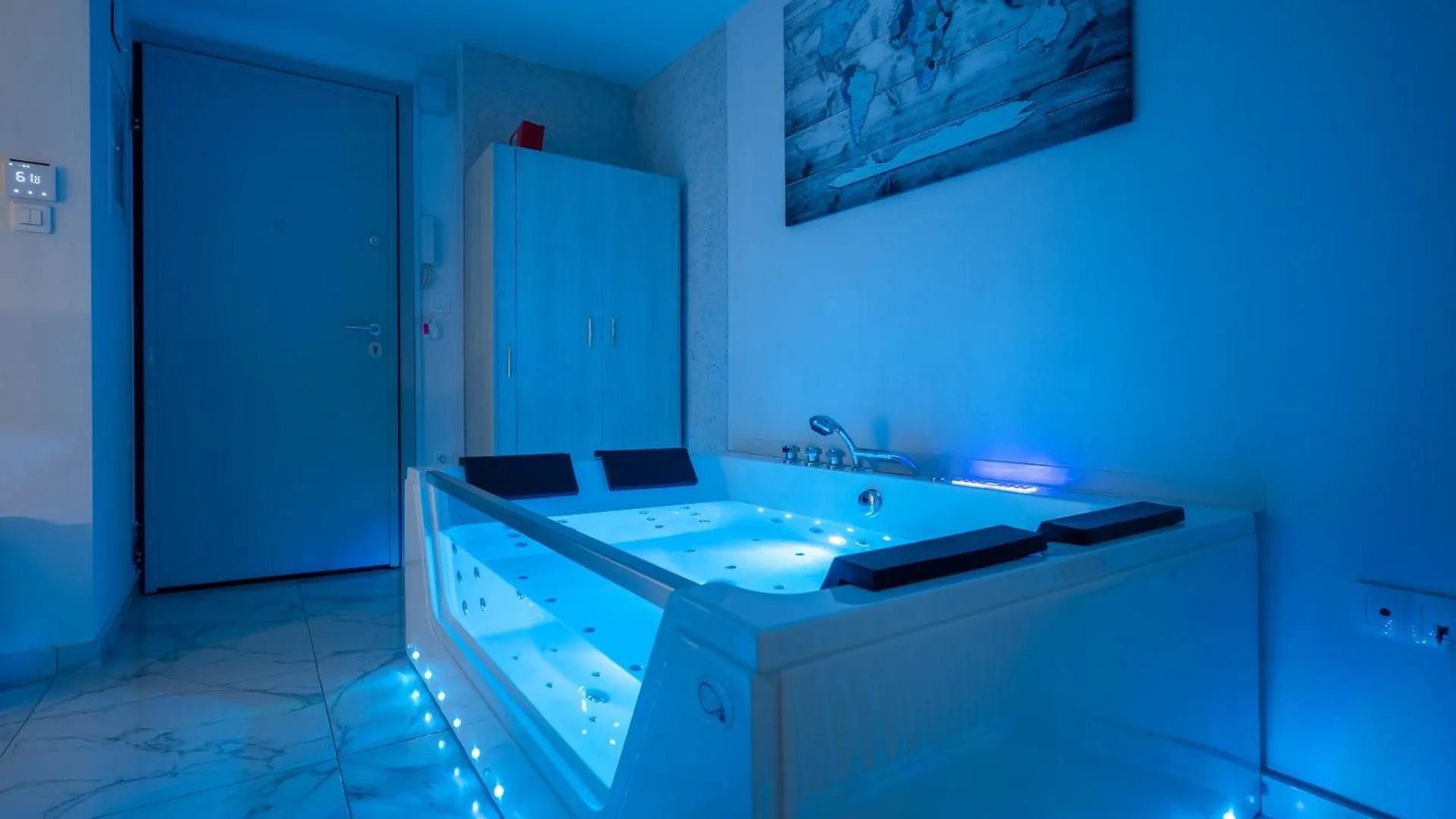 Premium Jacuzzi Suite At The City Center, By Aqua Platinum Thessaloniki 0*,